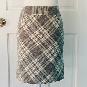 Talbots Gray & Cream Plaid Wool Blend A-Line Skirt (size 2P)